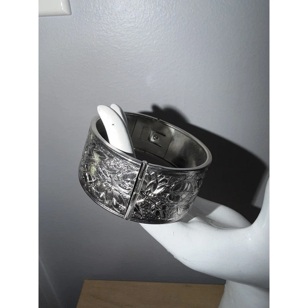 Vintage Silver Tone Wide Hinged Cuff Bracelet Sunburst Floral Design